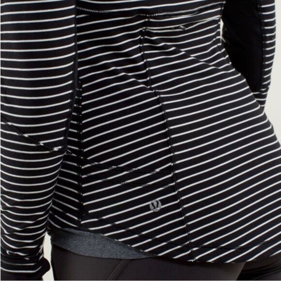 Lululemon Base Runner Parallel Stripe
Half Zip Sz 8 - Picture 5 of 12